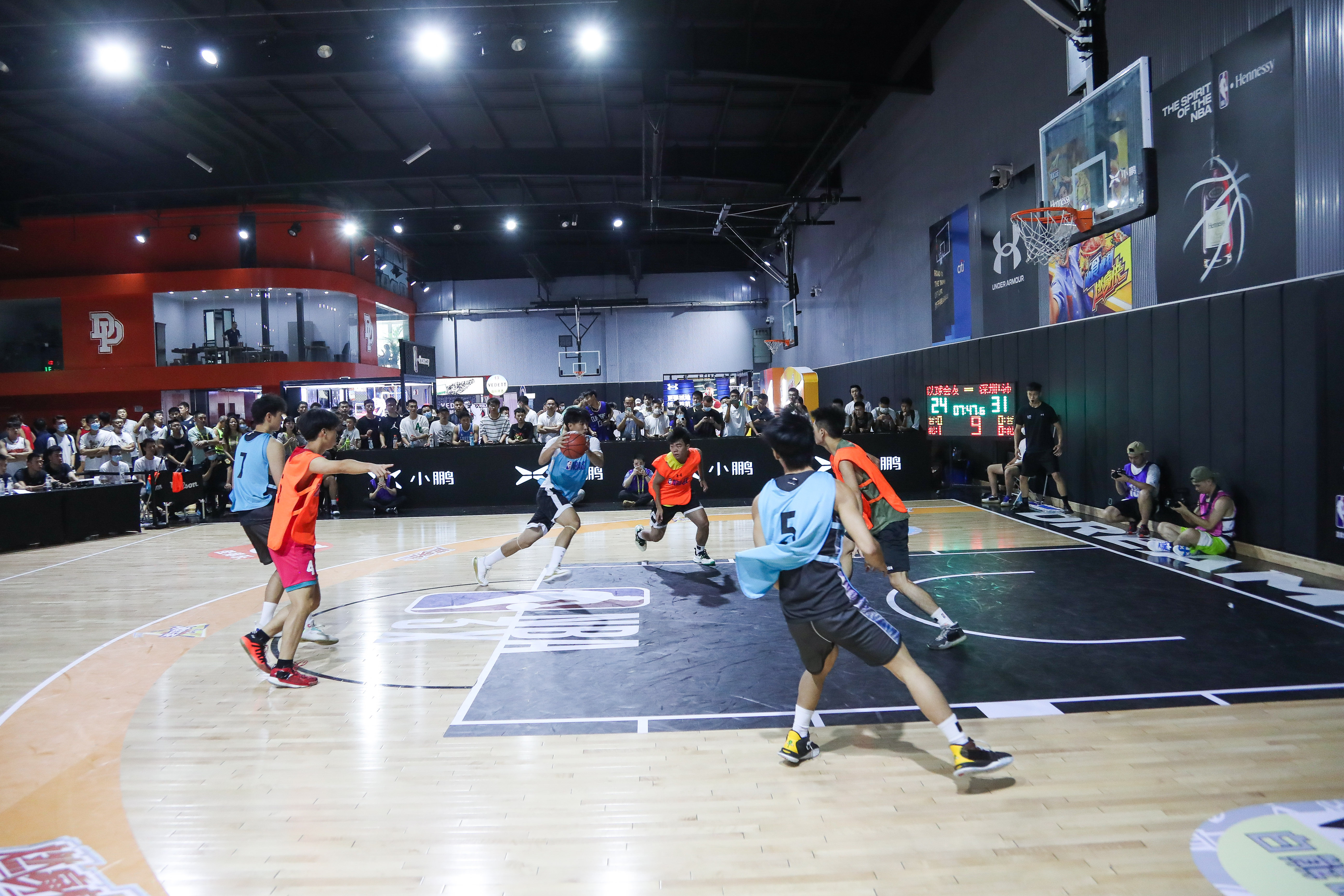 奥纳纳随队 奥纳纳随队