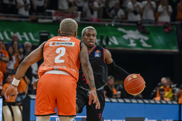 始终坚持稳 始终坚持稳