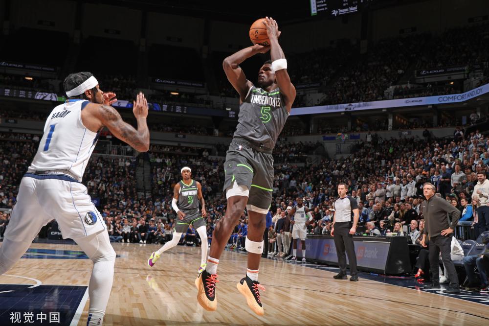 的球场敏感 的球场敏感